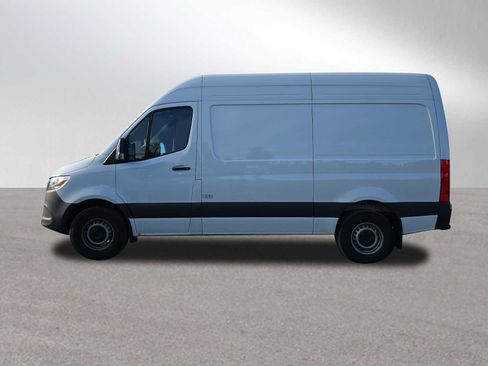 Used 2025 Mercedes-Benz Sprinter 2500 image 6