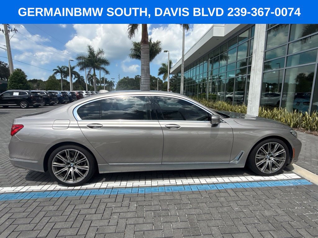 Used 2017 BMW 740i RWD image 10