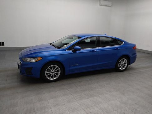 Used 2019 Ford Fusion SE image 2