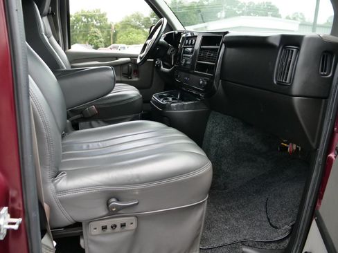 Used 2014 Chevrolet Express 1500 RWD image 44