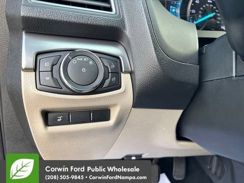 Used 2018 Ford Explorer XLT w/ Equipment Group 201A AWD/4WD image 13