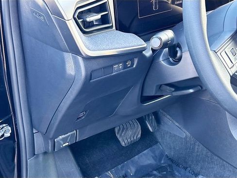 New 2026 Nissan Kicks SV w/ SV Premium Package FWD image 7