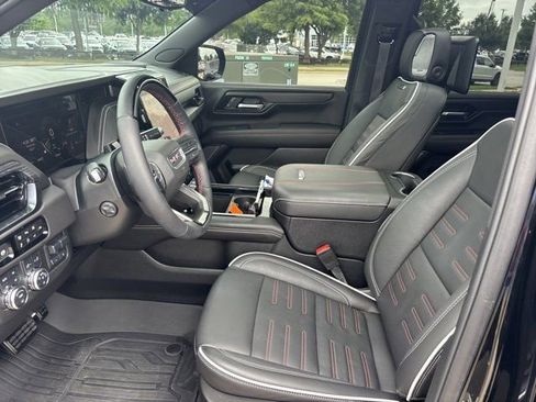 Used 2025 GMC Yukon XL AT4 Ultimate AWD/4WD image 18