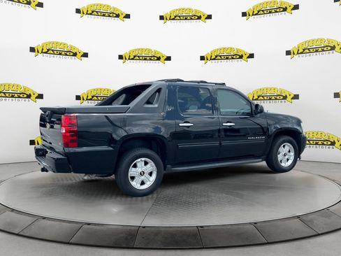 Used 2012 Chevrolet Avalanche LT RWD image 5