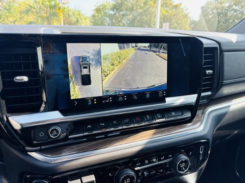 Used 2022 Chevrolet Silverado 1500 LT Trail Boss w/ LT Trail Boss Premium Package image 49