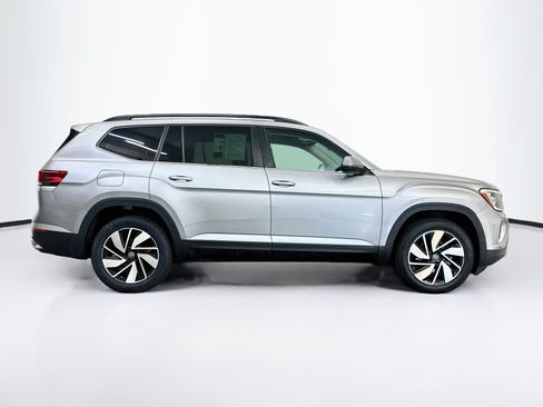 Used 2025 Volkswagen Atlas SE AWD/4WD image 10