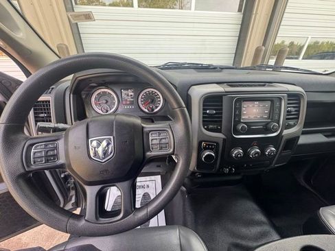 Used 2024 RAM 1500 Tradesman w/ Chrome Appearance Group RWD image 16