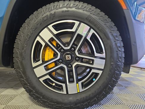 Used 2022 Rivian R1T Launch Edition AWD/4WD image 11