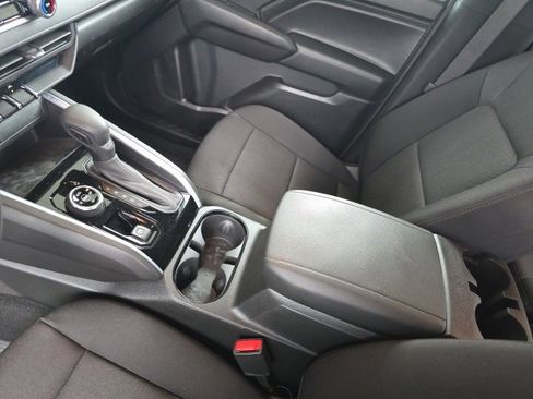 Used 2024 Chevrolet Colorado Trail Boss image 29