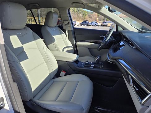 Used 2019 Cadillac XT4 Luxury image 23