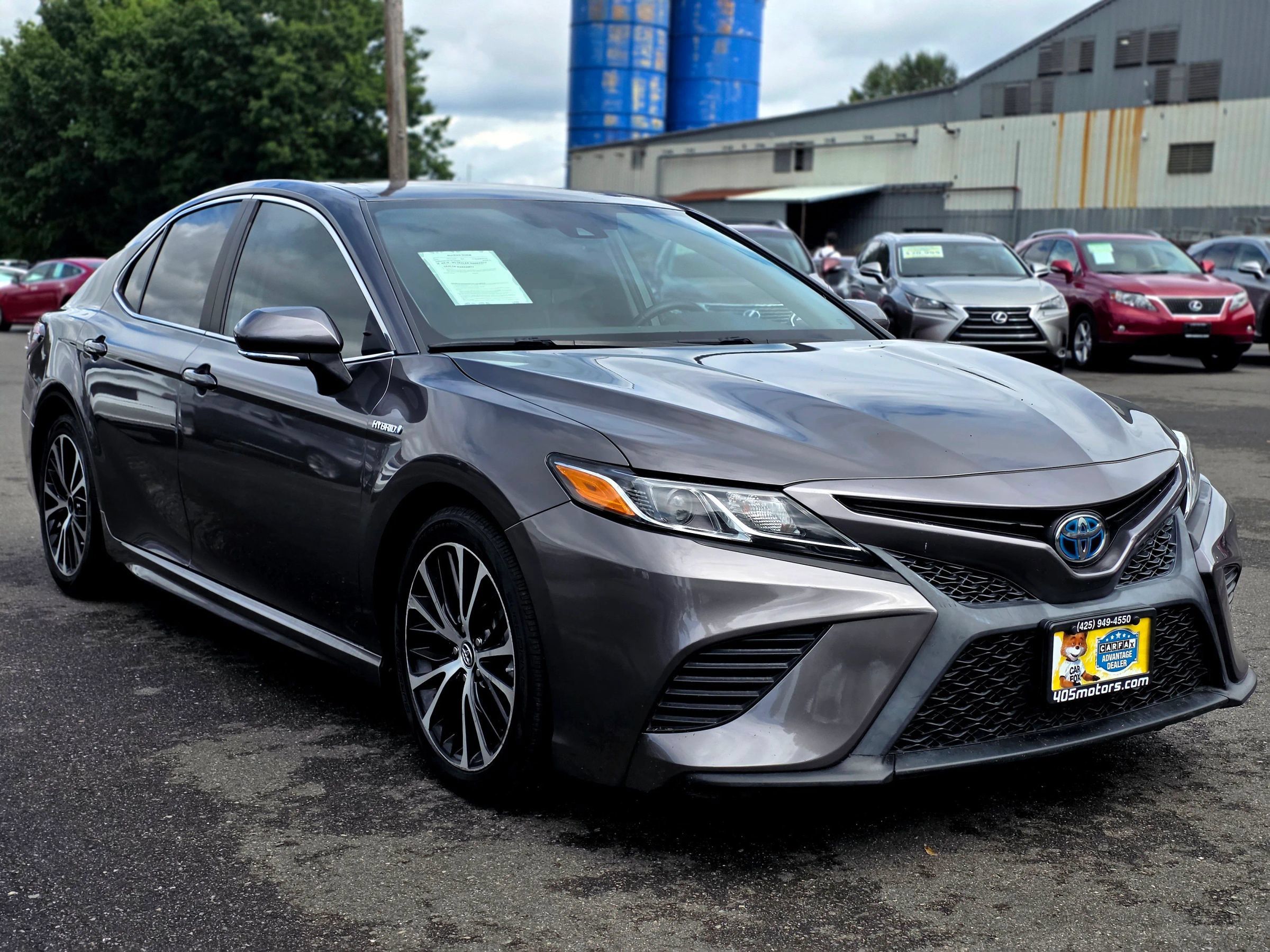 Used 2019 Toyota Camry SE w/ Audio Package FWD image 1