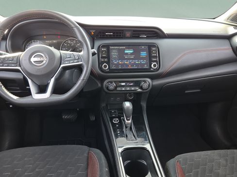 Used 2024 Nissan Kicks SR FWD image 12