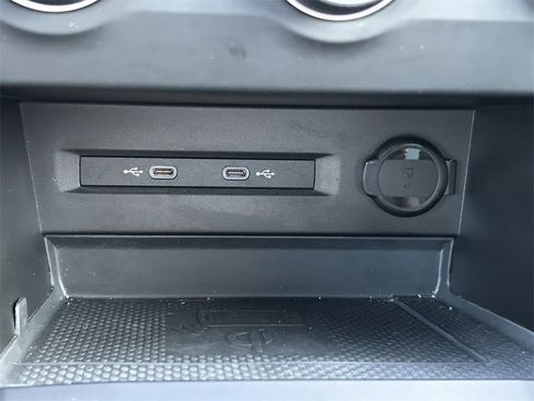 Used 2022 Volkswagen Taos SE image 25