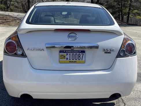 Used 2011 Nissan Altima 3.5 SR w/ 3.5SR Premium Pkg image 6