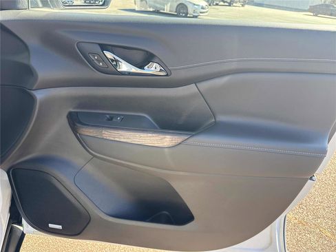 Used 2021 GMC Acadia Denali w/ Denali Technology Package image 23