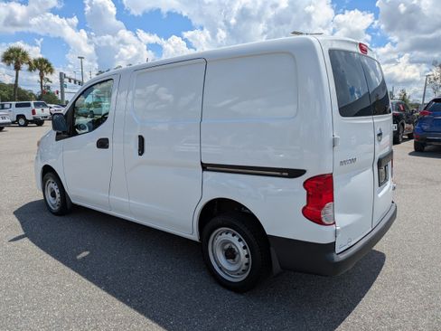 Used 2020 Nissan NV200 S w/ Sliding Glass Door Package FWD image 6