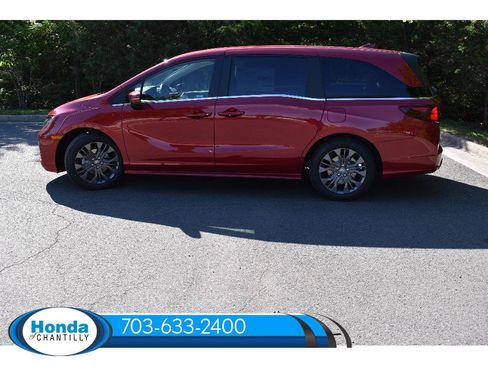 New 2026 Honda Odyssey Touring image 4
