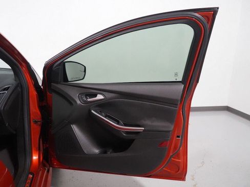 Used 2018 Ford Focus ST image 47