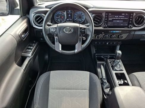 Certified 2022 Toyota Tacoma TRD Off-Road w/ Technology Package AWD/4WD image 11