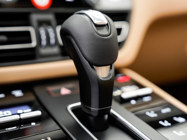Certified 2026 Porsche Macan AWD/4WD image 22