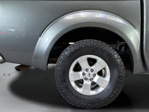 Used 2009 Nissan Frontier SE w/ SE Value Truck Pkg RWD image 35