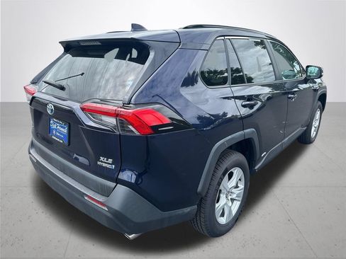 Used 2020 Toyota RAV4 XLE AWD/4WD image 7