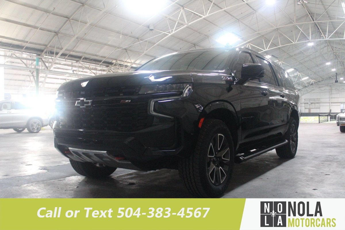 Used 2023 Chevrolet Suburban Z71 w/ Luxury Package AWD/4WD image 2