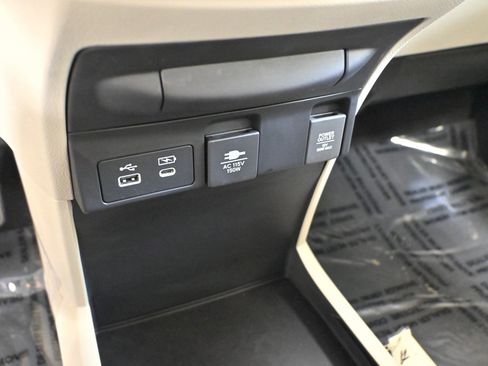 Used 2025 Honda Odyssey Elite image 28