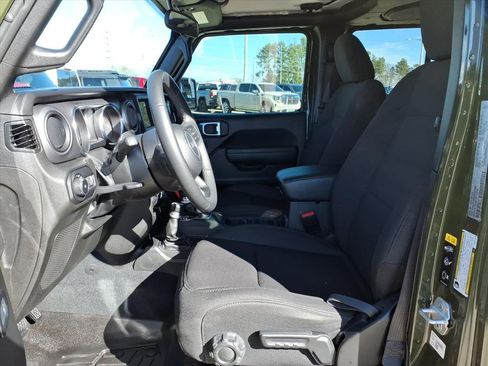 Used 2022 Jeep Wrangler Unlimited Sport image 15