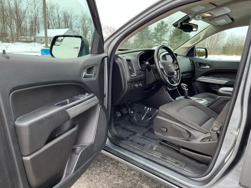 Used 2022 Chevrolet Colorado LT w/ LT Convenience Package image 10