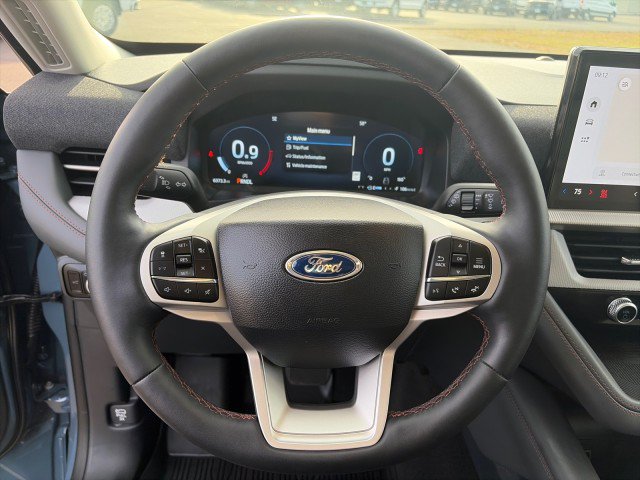 Used 2026 Ford Explorer Active AWD/4WD image 15