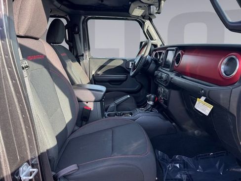 Used 2023 Jeep Gladiator Rubicon w/ Cold Weather Group image 17