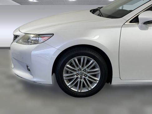 Used 2013 Lexus ES 350 w/ Luxury Pkg FWD image 12