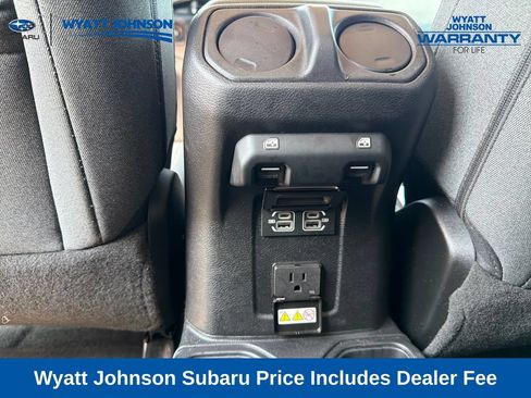 Used 2025 Jeep Wrangler Unlimited Sahara AWD/4WD image 33