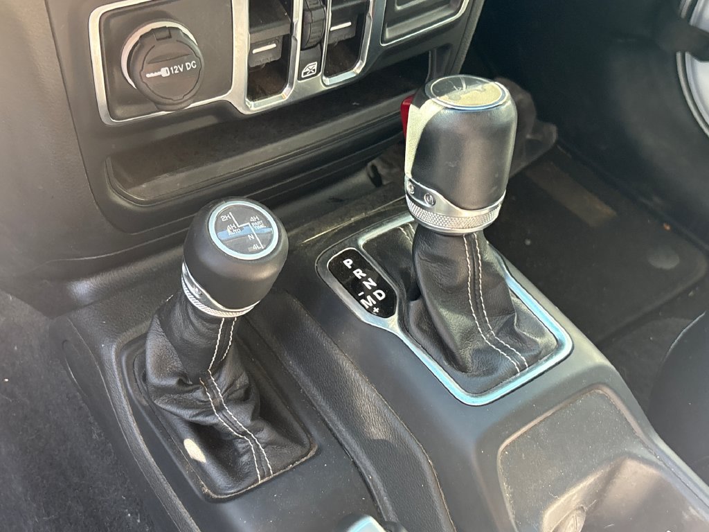 Used 2023 Jeep Wrangler Unlimited Sahara AWD/4WD image 7