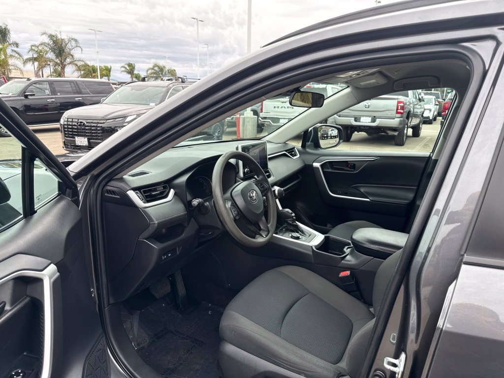 Used 2023 Toyota RAV4 LE AWD/4WD image 17