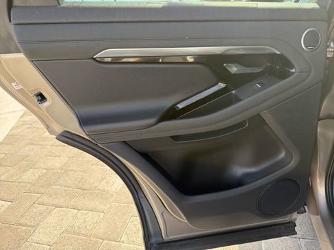 Used 2023 Land Rover Range Rover Evoque R-Dynamic SE image 88