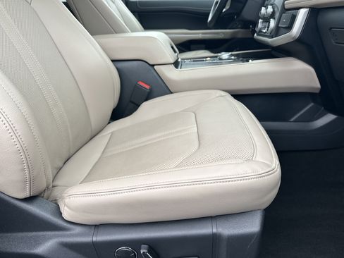Used 2024 Ford Expedition Max Limited image 14