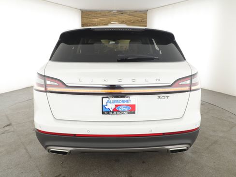 Used 2020 Lincoln Nautilus FWD w/ Equipment Group 101A image 4