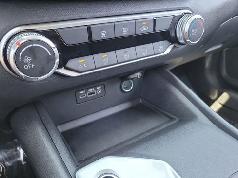 Used 2025 Nissan Altima 2.5 S FWD image 12