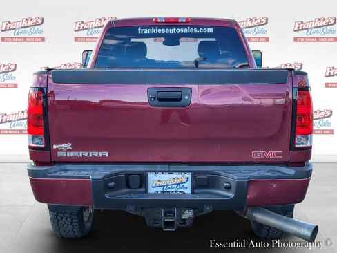 Used 2013 GMC Sierra 2500 Denali w/ Suspension Package, Off-Road image 5