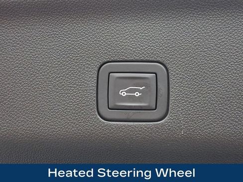 Used 2025 Chevrolet Suburban Premier AWD/4WD image 32