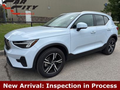 Used 2025 Volvo XC40 B5 Core