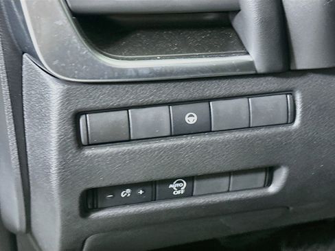 Used 2023 Nissan Rogue SV FWD image 17