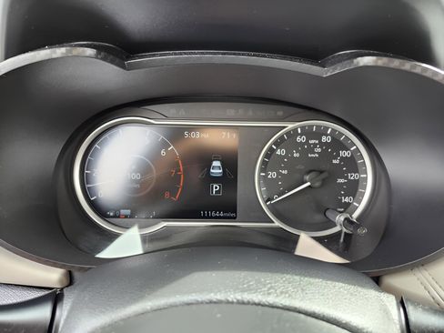 Used 2020 Nissan Versa SV image 20