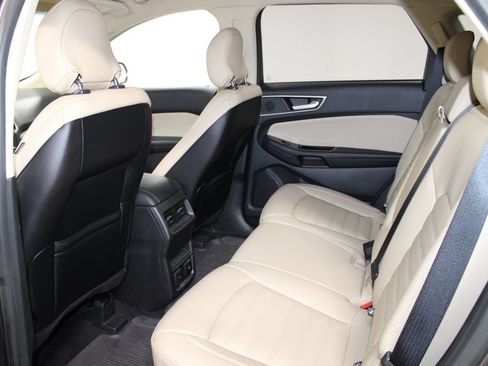 Used 2019 Ford Edge SEL w/ Equipment Group 201A FWD image 19