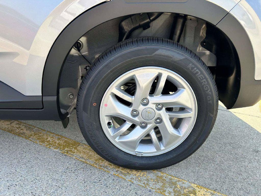 New 2026 Hyundai Venue SE FWD image 27