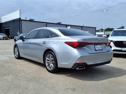 Used 2019 Toyota Avalon XLE w/ Moonroof Package FWD image 7