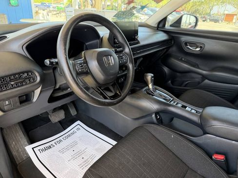 Used 2023 Honda HR-V LX image 10