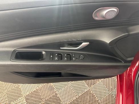 Used 2023 Hyundai Elantra SEL w/ Winter Weather Package FWD image 18